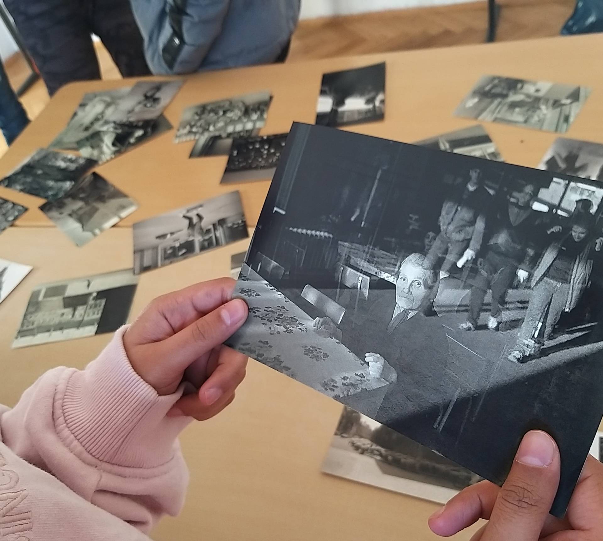 Szene aus einem Workshop mit Mahmoud Dabdoub